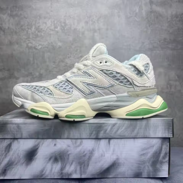 New Balance 9060 BW1, ladrillos y madera
